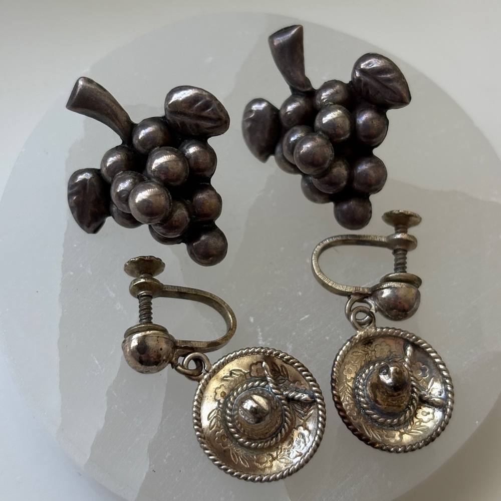 Set of 2 sterling silver vintage earrings, screw back